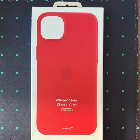 Apple Red Silicone Case for iPhone 14 Pro - Picture 1 of 1